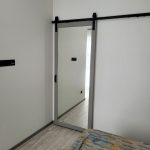 Stumdomos durys su veidrodžiu - Image 2